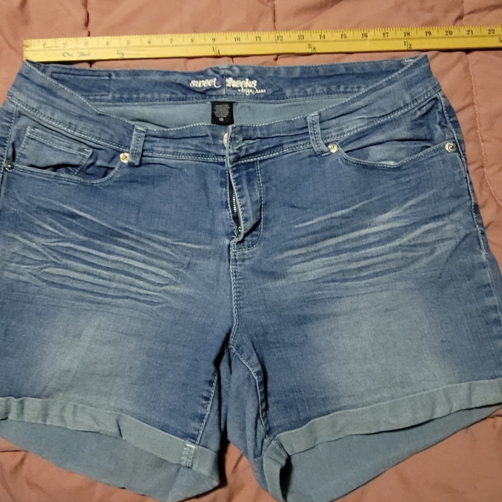 Angel Jean Shorts